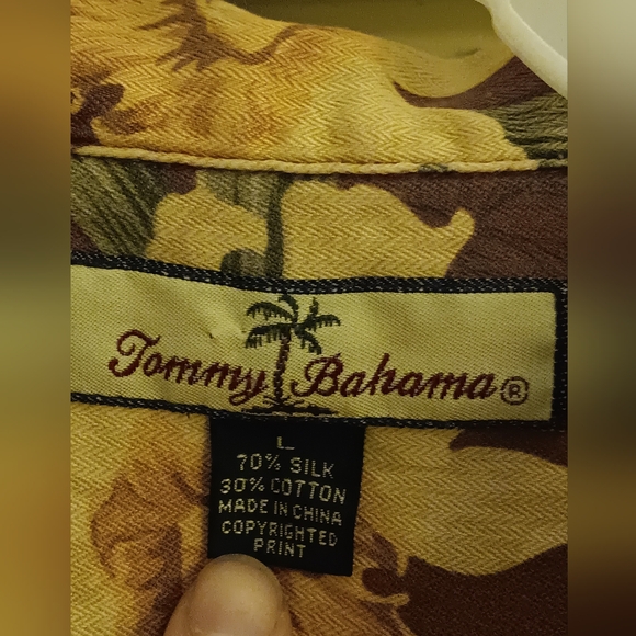 Tommy Bahama Size: L - Hawaiian Brown Florial Button Down - Picture 3 of 6